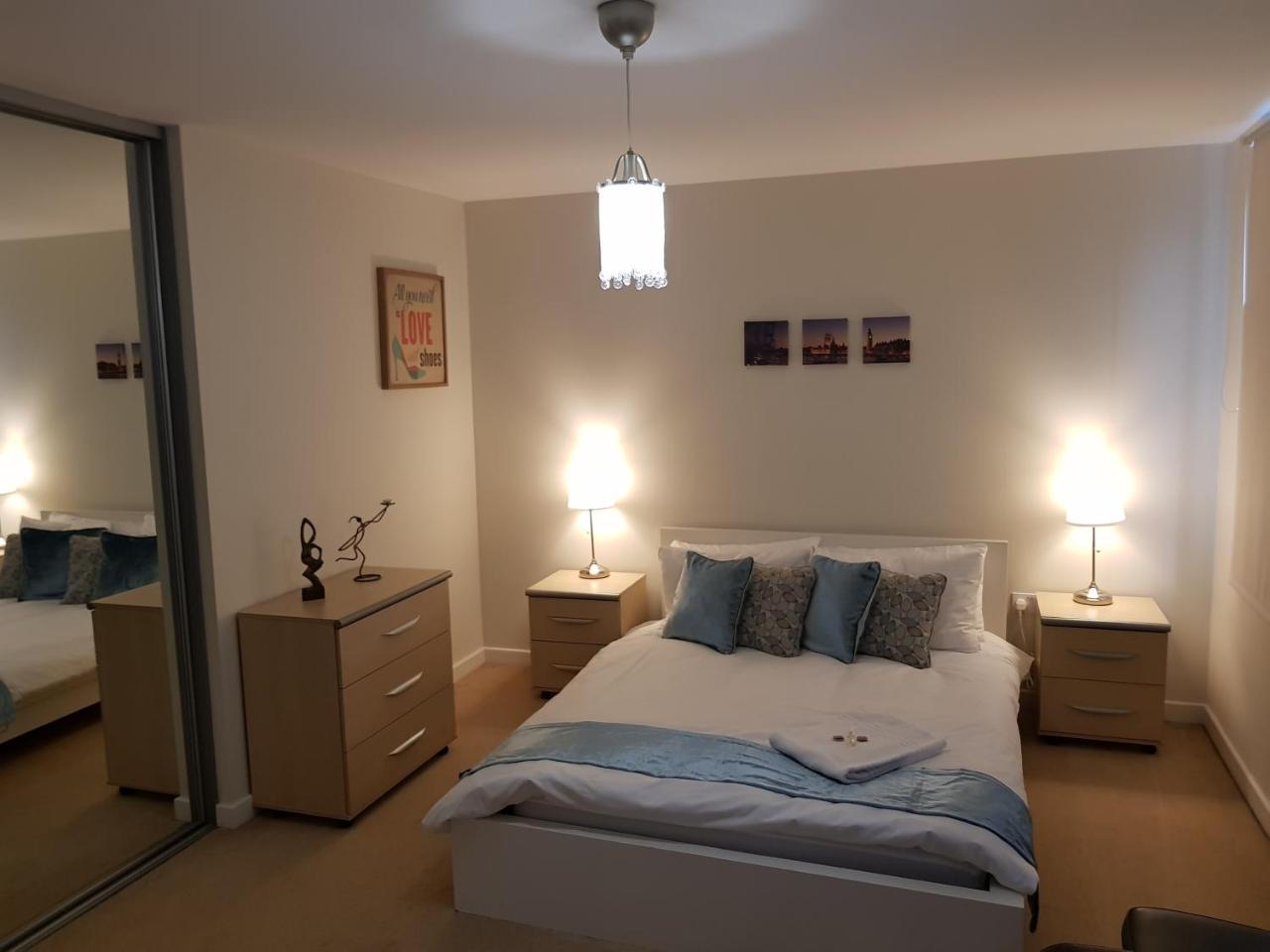 Royal Crossharbour Apartment Londra Esterno foto