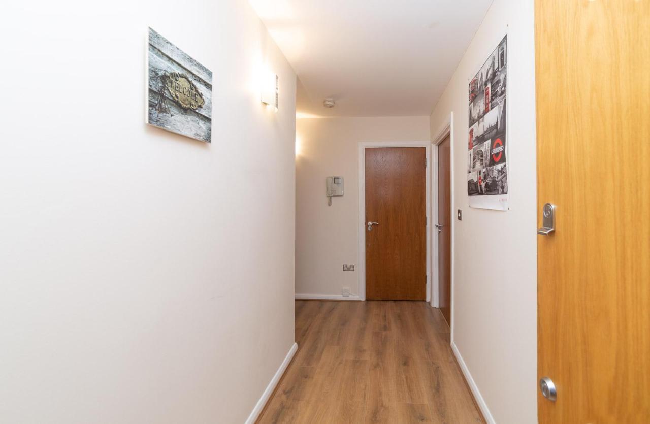 Royal Crossharbour Apartment Londra Esterno foto